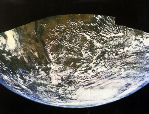 FIRST COLOR PHOTO OF EARTH FROM SPACE – THE BERG FILM IV